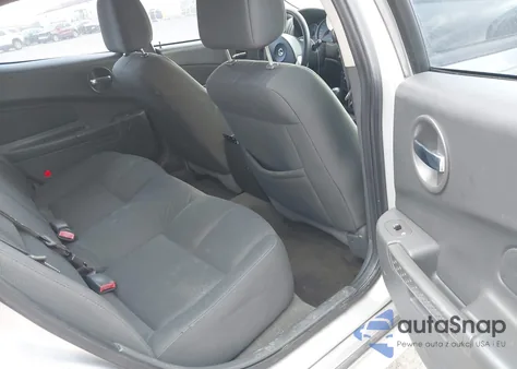 2004 Pontiac Grand Prix Gt1 z USA, uszkodzony, nr VIN 2G2WP522141335977